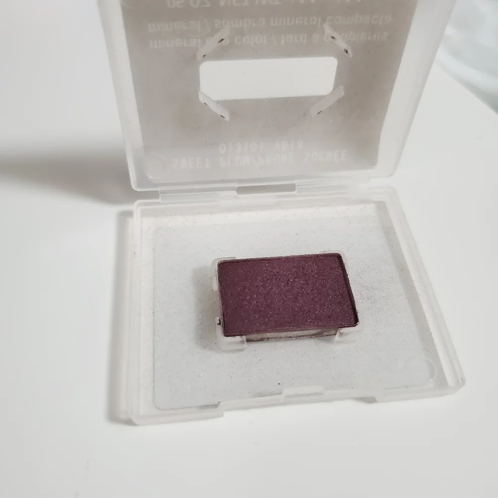 Mary Kay Sweet Plum Mineral Eyeshadow